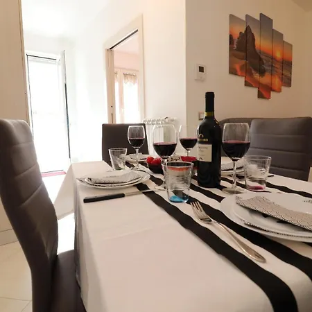 Casa Francesca Modern 3 Guest Flat With Ac & Wifi Отранто