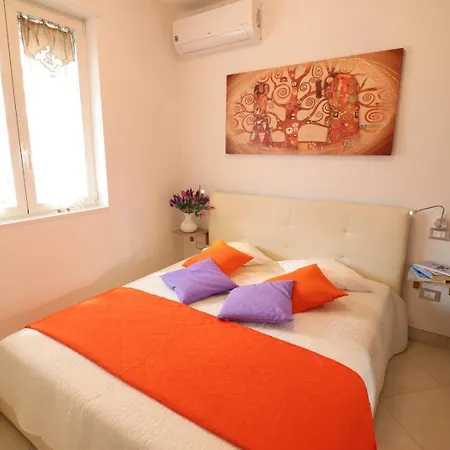 Casa Francesca Modern 3 Guest Flat With Ac & Wifi * Отранто