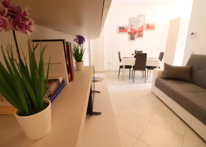 Casa Francesca Modern 3 Guest Flat With Ac & Wifi *