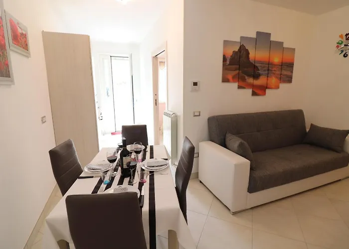 Casa Francesca Modern 3 Guest Flat With Ac & Wifi Апартаменты *